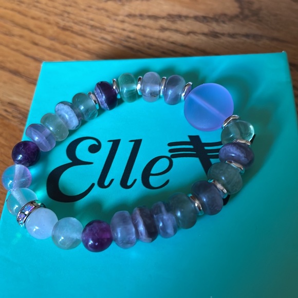 ElleV Design bracelet - Picture 2 of 3